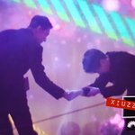 [EXO] 정7우6<b>성님</b>이랑 인사하는 민석이봐랔ㅋㅋ