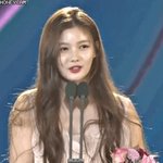 김유정 이 머리색깔 뭘까