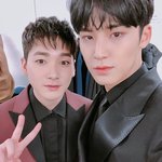 [플레디스] 방금 뜬 <b>아론</b>님이랑 민규 셀카