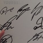 [댓글부탁해] 방탄<b>친필</b>싸인 앨범 생겼는데