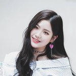 얼굴 선이 되게 굵은 여돌