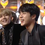 멜로망스 방탄 전광판 쳐다보는 눈빛봐ㅠㅠㅠㅠ