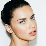 [댓글부탁해] 이외모로 모델말고 <b>수녀</b>했으면 어땠을까