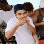 [EXO] 세상에서 제일 귀엽게 <b>피자</b> 먹음 조팔;