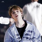 지민은 <b>생김새</b>가 되게 특이한듯