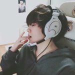 [댓글부탁해] 화장품 <b>유통</b>기한 지나면 버리는편이야?