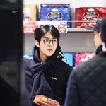 [EXO] 나 안경쓴거랑 <b>딴판</b>이네,,