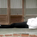 [EXO] 김종인 다리 ㄹㅇ <b>길다</b> ㅁㅊㅋㅋㅋㄱㅋㄱ