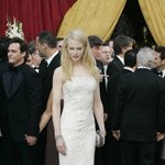 너무 하얘서 백인들마저 <b>창백</b>하다고 하는 여배우