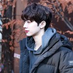 <b>라이관린</b> 지금프듀보니까 지금보다 안잘생겨보여