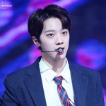 [<b>라이관린</b>] 나한테 돈쓰는건 아까운데ㅠㅠ