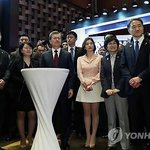 [EXO] <b>이</b> 와중에 <b>첸</b>백시 표정 너무 귀여운거 아니니? ㅋㅋ