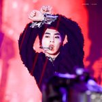 [시우민] 시우민 이 포즈가 의미하는것은 <b>아마도</b>...