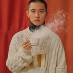 [EXO] 미쳣다 경수만 컵<b>받침</b> 없네