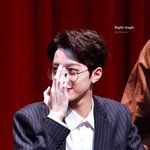 <b>라이관린</b> 손 봐