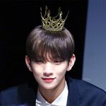 왕자님 공주님 <b>왕관</b> 쓴 아이돌