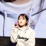 <b>따스</b>한 눈빛 쏘는 아이돌