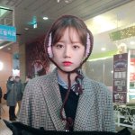 팬 선물 인증한 혜리 셀카