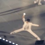 [EXO] 짹에서 봤는데 민석이 이 <b>포즈</b> 키링으로 만들면