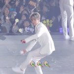 [EXO] 백현이 던지는 폼 <b>개발</b>려 ㅠㅠㅠ