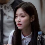 이거 못 고를듯 추반 ㄱㄱ