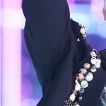 [EXO] 의상 약간 엄마서랍에 있는 <b>예물</b> 다 갖다 붙혀둔거같음ㅋㅋㅋㅋㅋ