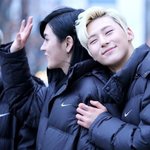 [황민현] 옆) 오늘도 <b>미녀</b>한테 치인다..