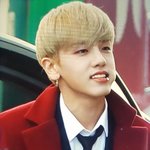 [EXO] 백현 빨간코트 <b>존예</b>