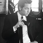 역시 남자의 완성은 <b>수트</b>다
