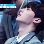 [모두드루와] <b>턱</b><b>선</b> 지리는 남돌 짤 주라ㅠㅠ