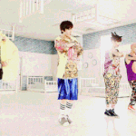 [뉴이스트] 러브들 <b>꼬랑</b>단 왜안해?
