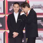[EXO] 도경수 <b>치아</b>보이게 웃었다 박찬열 성공했다