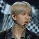 다들 #엑소 #백현 의 게임 캐릭터 같은 외모를 <b>주목</b>해주세요 제발