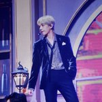 [백현] <b>셔츠</b>,수트광고해줘야하는 백현 얼굴, 핫바디