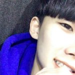 [댓글부탁해] 이사진만볼때 나 웃을때는 <b>평타</b>치는거같냐