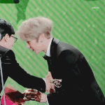 [방탄소년단] 데뷔1년도안돼서 신인상 <b>수상</b>하는데