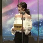 아이린 머리핀 꽂힌거 알려주는 유재석 이광수ㅋㅋㅋㅋㅋㅋㅋ.<b>gif</b>