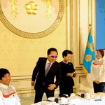 [콜로라도] 동계올림픽 임박기념.. 선수들과 함깨 한 대통령 래<b>전드</b>...