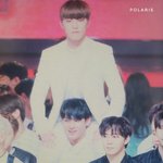 팀 막내 성인됐다고 <b>목마</b>태워줌