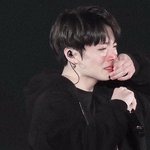 [방탄소년단] 얘들아 타팬인데 <b>이</b> 짤 쓰면 <b>안</b>되는 거야?