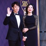 방송에서 볼뽀뽀하는 이보영-지성 부부