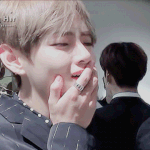 [방탄소년단] 이삐들 <b>태태</b> 짤을 찾아줘ㅠㅠ
