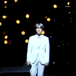 [EXO] 백현이 뒤에 <b>불빛</b> 예쁘다 ㅋㅋ
