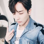 판녀들 요즘 옷 뭐입고 <b>다님</b>?