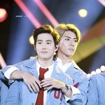 [EXO] 솔까 레전드<b>코디</b>하면 럽라 <b>청청</b>이 빠질수없음