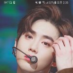 [EXO] 셀카찍다 홈버튼 누르면 <b>자괴감</b>들음