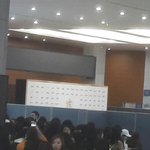 애드라 나 골디 레드카펫앞임