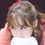 어디가서 얼굴로 빠지지 않을 <b>여</b><b>돌</b>