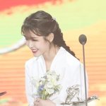 아이유 님 대상 너무 축하드린다 진짜로