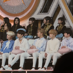 야 소감할때 소리지른애들ㅋㅋ가수들 표정 봐라